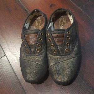 Toms Black/Gold Cordones Sneakers